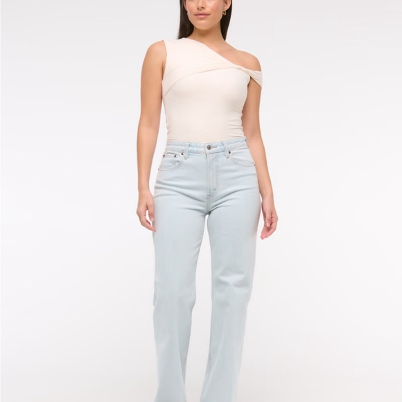 Abercrombie & Fitch Denim - NWT Abercrombie Vintage Comfort Stretch

Curve Love High Rise 90s Relaxed Jean